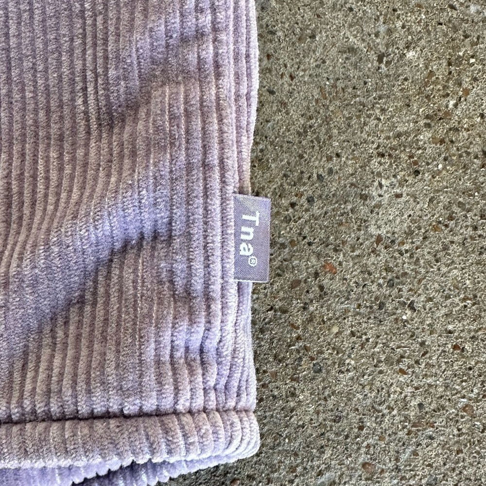 Aritzia TNA Carlaw Vest in Lavender Purple Size Medium Corduroy Ribbed Quilted - Picture 4 of 11